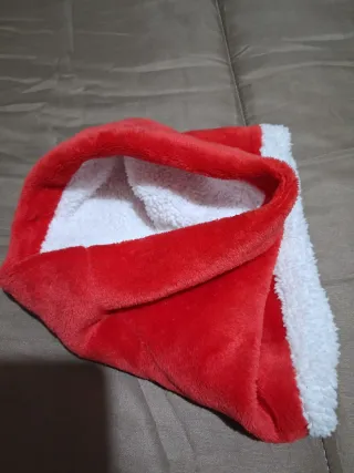 Sciarpa e copricollo natalizi rossi con fiori dora