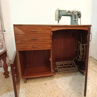 Máquina de coser Alfa