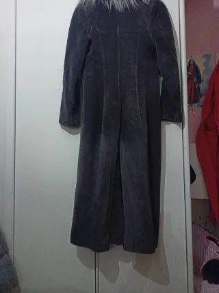 Abrigo largo antelina con cuello pelo