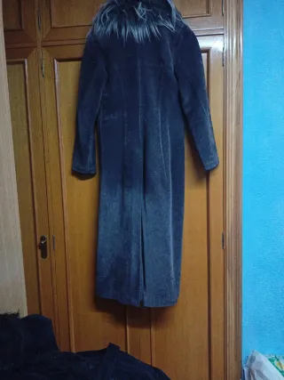 Abrigo largo antelina con cuello pelo