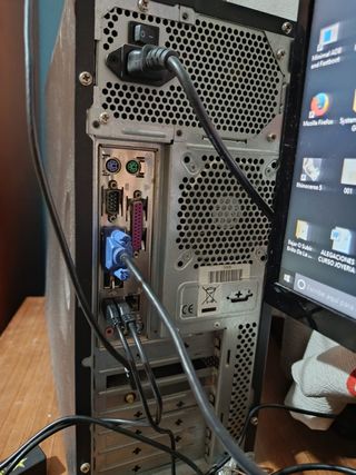 PC Windows 10 4GB RAM 250GB + Teclado Lenovo.