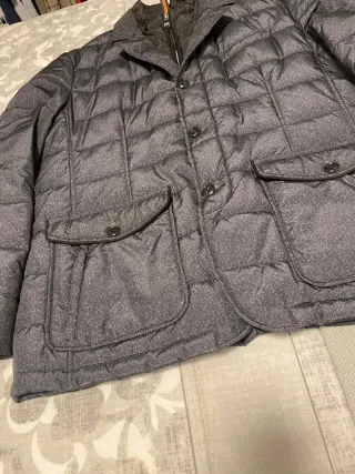 Abrigo gris acolchado