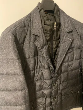 Abrigo gris acolchado