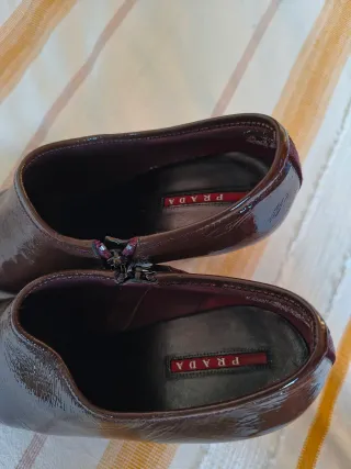 Botines Prada Marrones Charol Tacón