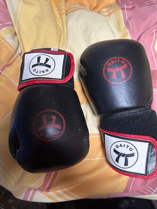 Guantes Boxeo Daito Negros/Rojos