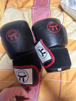 Guantes Boxeo Daito Negros/Rojos