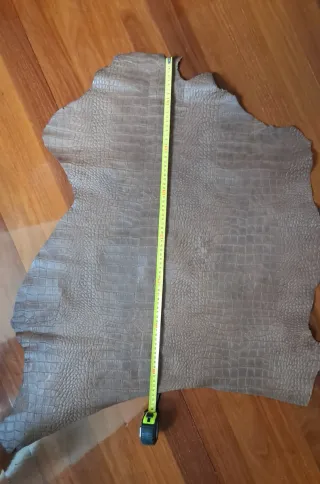 Piel de cordero texturizada marrón