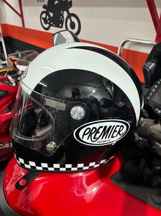 Casco Moto Premier Negro y Blanco