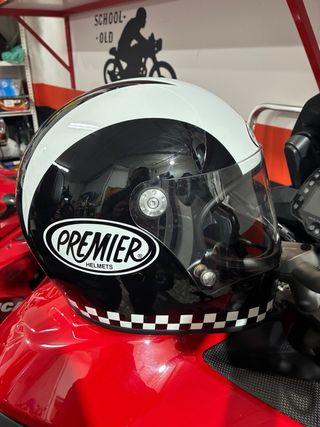 Casco Moto Premier Negro y Blanco