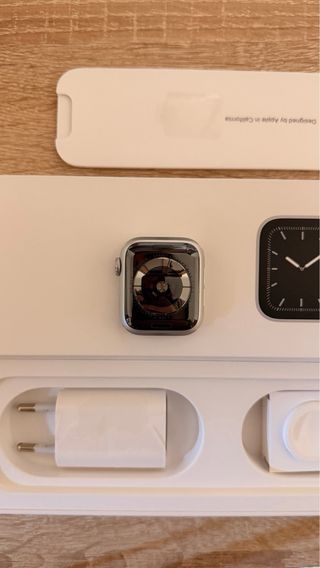 Apple Watch Series 5 40mm GPS Plata