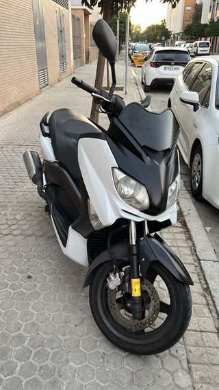 Yamaha Xmax 125cc