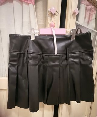 Minifalda cuero negra