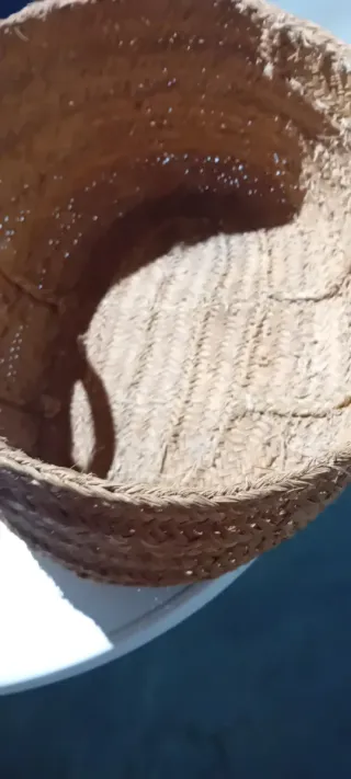 Cesta de mimbre para leña