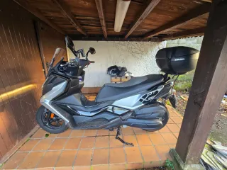 Moto 125cc scooter 4.200€ negociables