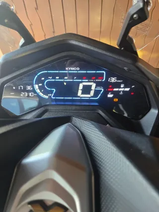 Moto 125cc scooter 4.200€ negociables