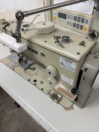Máquina de coser Seiko triple arrastre corta hilo