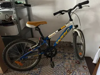 Bicicleta infantil Conor WRC