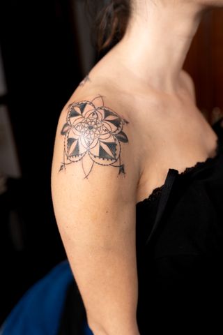 Tatuaje N#261 Mandala Hombro