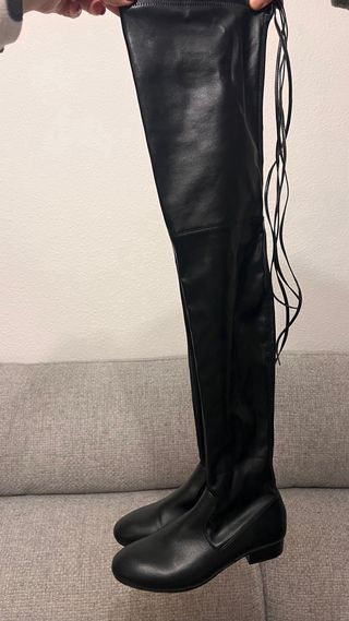 Botas altas de piel negras