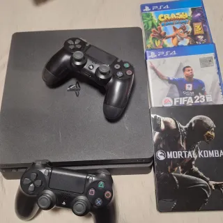 PS4 Slim Negra + 3 Juegos y dos mandos