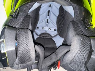 Casco de moto Scorpion amarillo