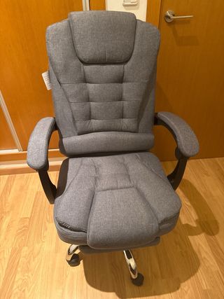 Silla de oficina ergonómica con reposapiés nueva
