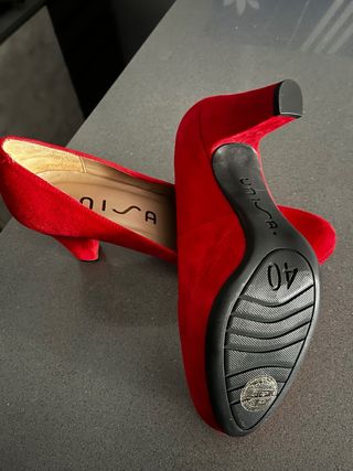Zapatos rojos de tacón