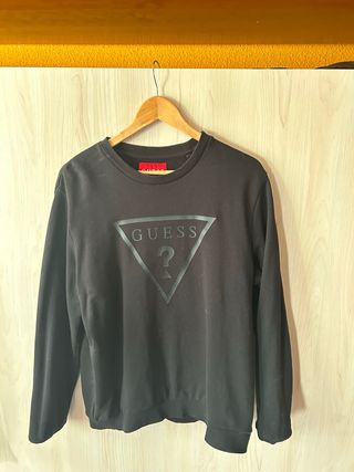 Sudadera Guess Negra Triángulo Logo