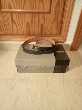 Cintura Louis Vuitton Grigia