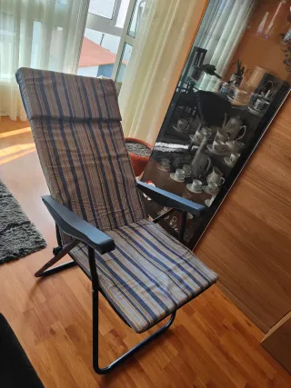 Silla reclinable acolchada