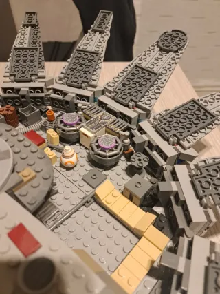 Lego Star Wars Millennium Falcon 75105