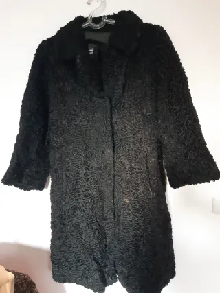 Abrigo de astracán negro