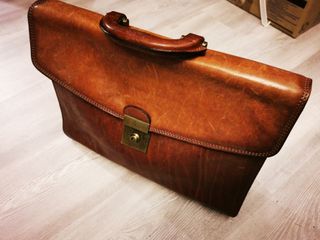 Bolso de piel para hombre