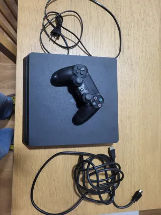 PlayStation PS4 Slim Negra