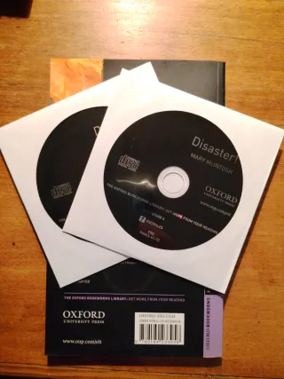 Oxford Bookworms Factfiles: Disaster!: Level 4:...