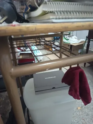 Mesa de colegio de madera verde