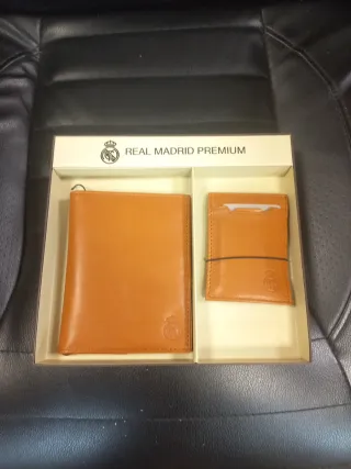 Estuche Real Madrid: Pasaporte, Monedero y Tarjeta