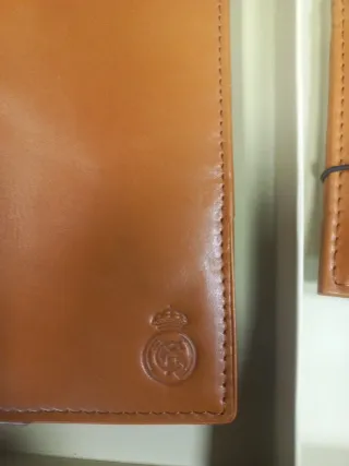 Estuche Real Madrid: Pasaporte, Monedero y Tarjeta
