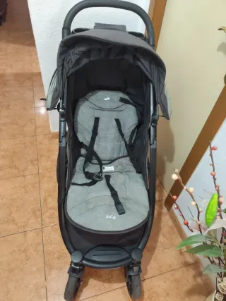 Carro de bebé Joie gris