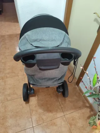 Carro de bebé Joie gris