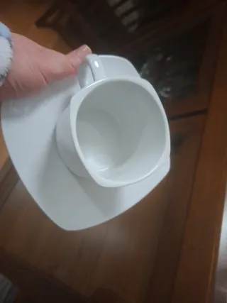 Vajilla porcelana blanca - falta 1 plato 12 servic