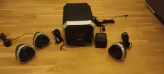 Altavoces Philips Negros y Plateados