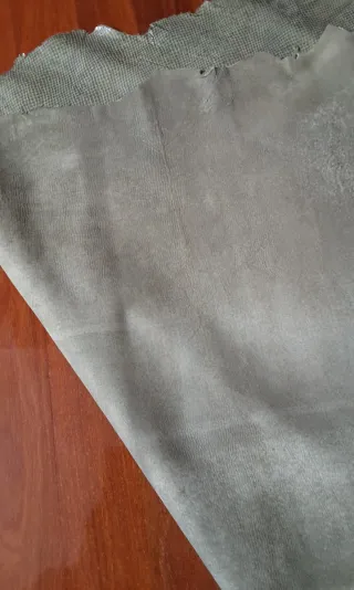 Piel de cordero verde efecto serpiente