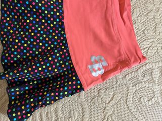 3 Faldas de pádel y una camiseta.