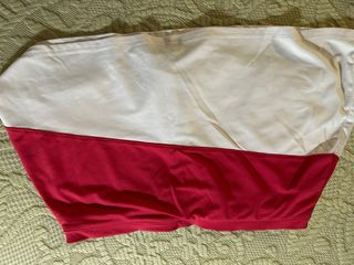 3 Faldas de pádel y una camiseta.