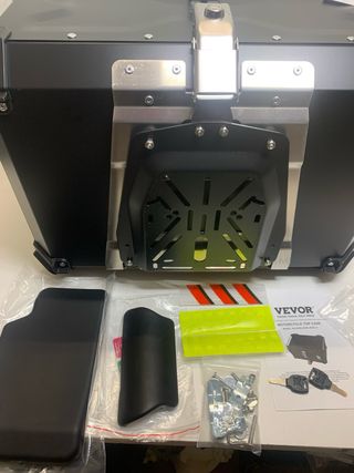 Baúl de moto universal negro