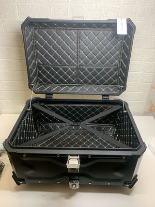 Baúl de moto universal negro