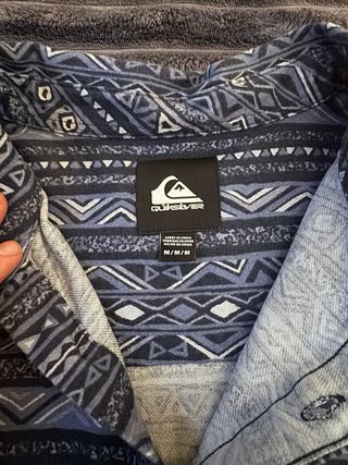 Camisa polar Quiksilver estampada