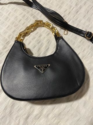 Bolso Prada Negro Cadena Dorada