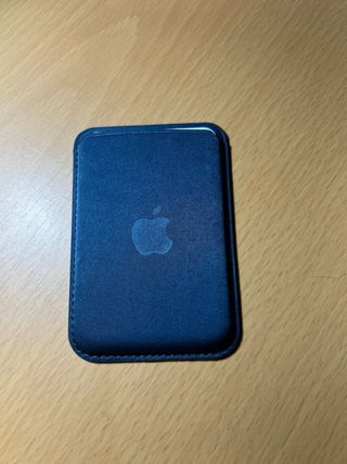 Cartera iPhone FineWoven MagSafe Azul